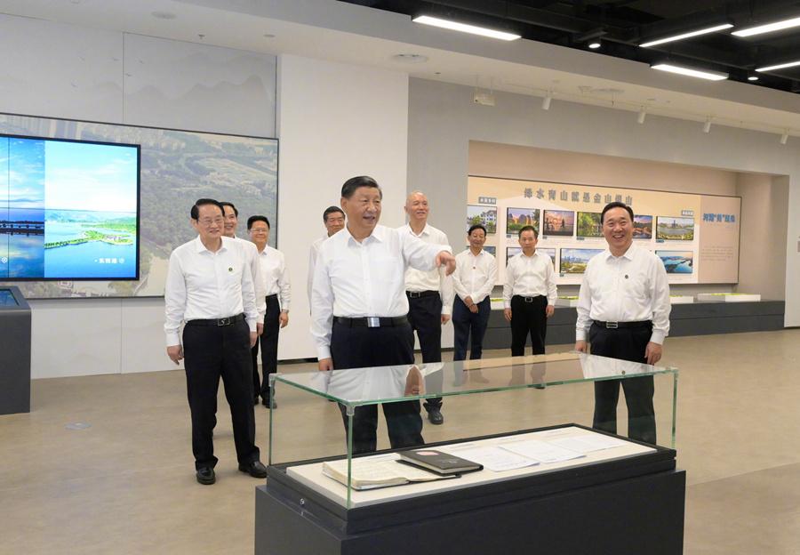 习近平在绍兴考察了解新时代"枫桥经验"创新发展情况
